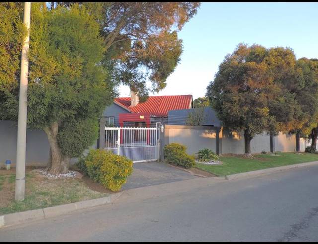 3 BEDROOM HOUSE FOR SALE IN BIRCH ACRES